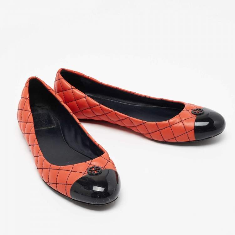 Pre Owned Tory Burch Orange/Black Quilted Leather and Patent Cap Toe Kaitlin Ballet Flats Size 39