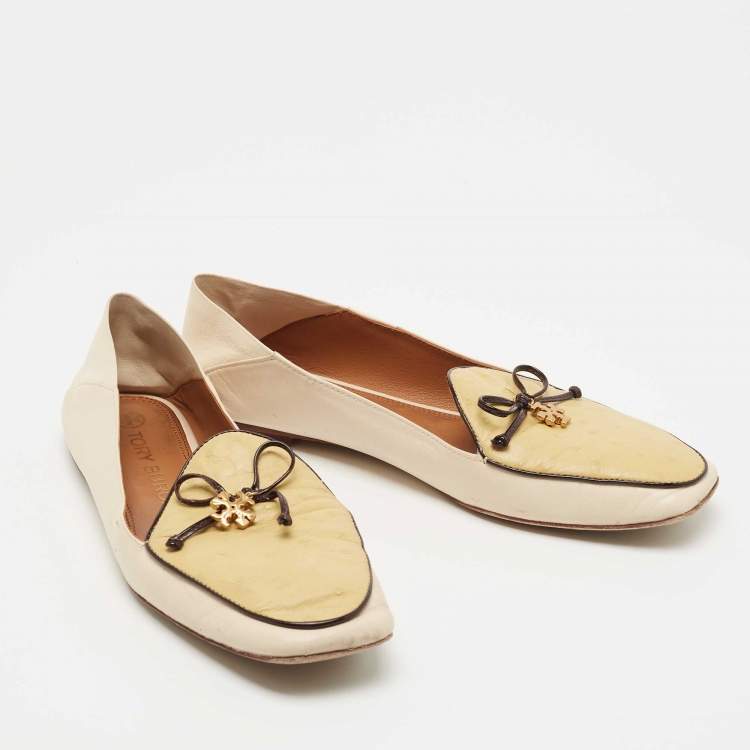 Pre Owned Tory Burch Beige/Cream Leather and Ostrich Embossed Charm Loafers Size 40 