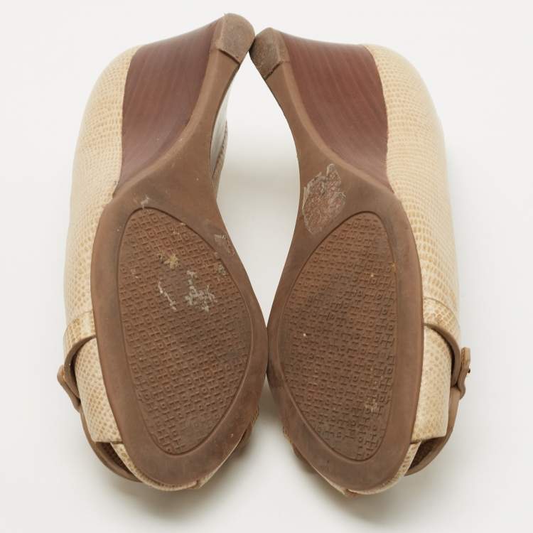 مملوكة مسبقًا Tory Burch Beige Embossed Lizard Leather Julianne Peep Toe Wedge Pumps Size 37.5