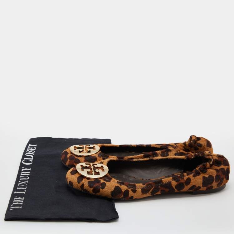 مملوكة مسبقًا Tory Burch Brown Leopard Print Calf Hair Reva Ballet Flats Size 40.5