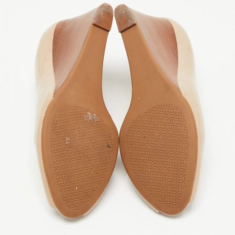 Pre Owned Tory Burch Nude Patent Leather Lowell Peep Toe Wedge Pumps Size 38