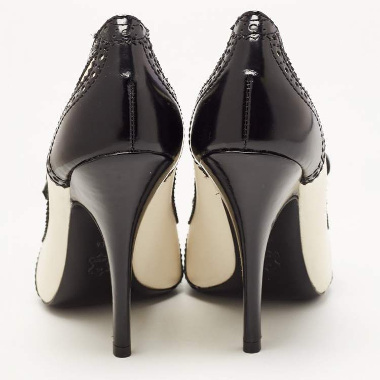 مملوكة مسبقًا Tory Burch Black/White Brogue Leather Everly Pumps Size 39.5