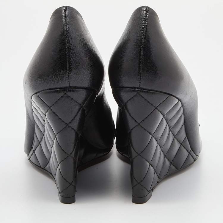 Pre Owned Tory Burch Black Quilted Leather Leila Wedge Pumps Size 40.5