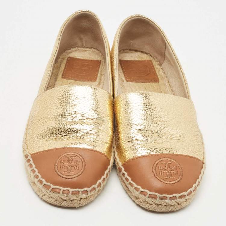 مملوكة مسبقًا Tory Burch Gold/Beige Leather Cap Toe Flat Espadrilles Size 35.5