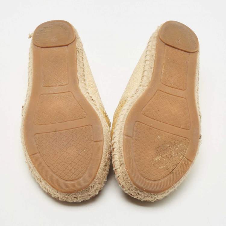 مملوكة مسبقًا Tory Burch Gold/Beige Leather Cap Toe Flat Espadrilles Size 35.5