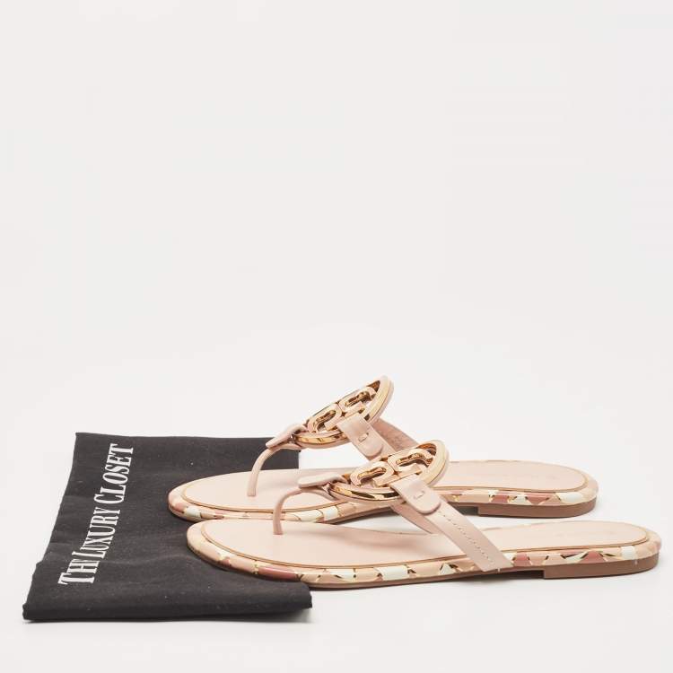 مملوكة مسبقًا Tory Burch Pink Leather Enamel Logo Miller Thong Flats Size 40