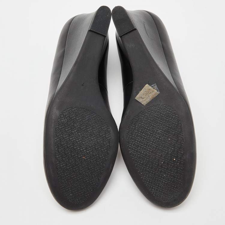 Pre Owned Tory Burch Black Leather Wedge Pumps Size 37.5