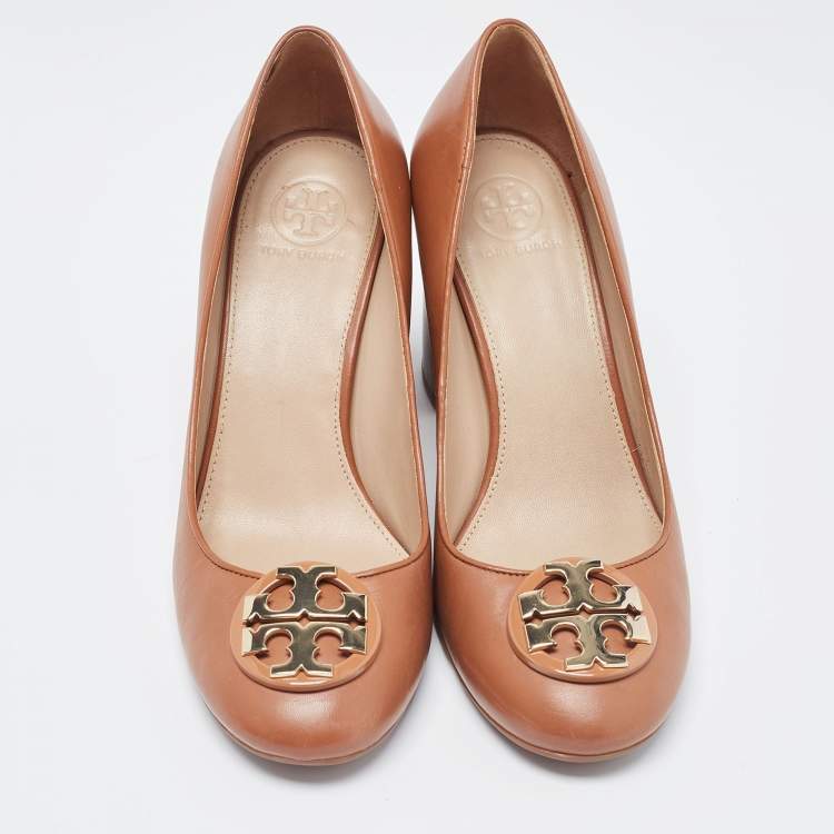 Pre Owned Tory Burch Brown  Janey Buckle Detail Block Heel Pumps Size 37.5