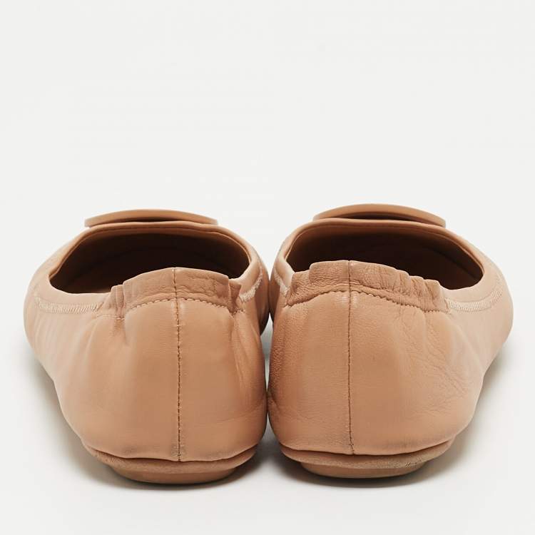 مملوكة مسبقًا Tory Burch Beige Leather Minnie Scrunch Ballet Flats Size 37.5