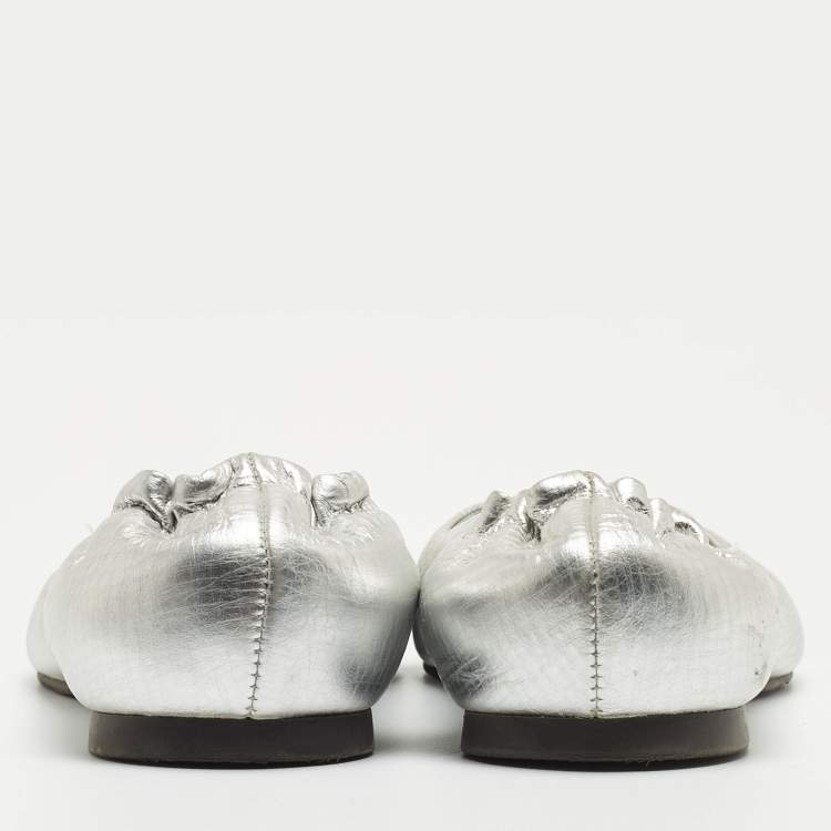 Pre Owned Tory Burch Silver Leather Lowell Scrunch Ballet Flats Size 36.5