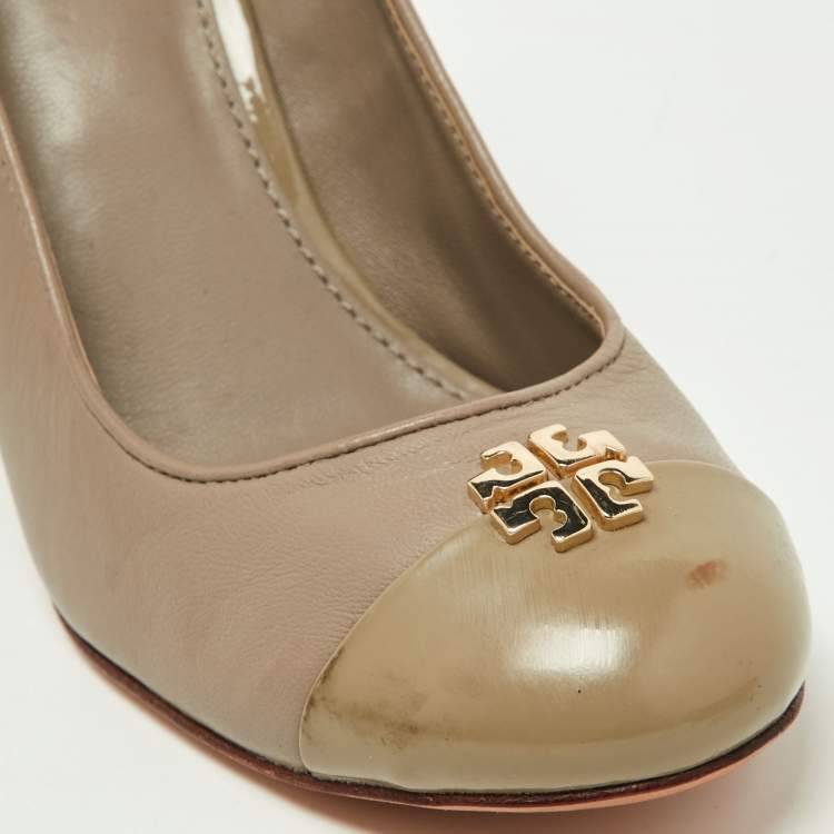 Pre Owned Tory Burch Beige Patent and Leather Wedge Pumps Size 39.5