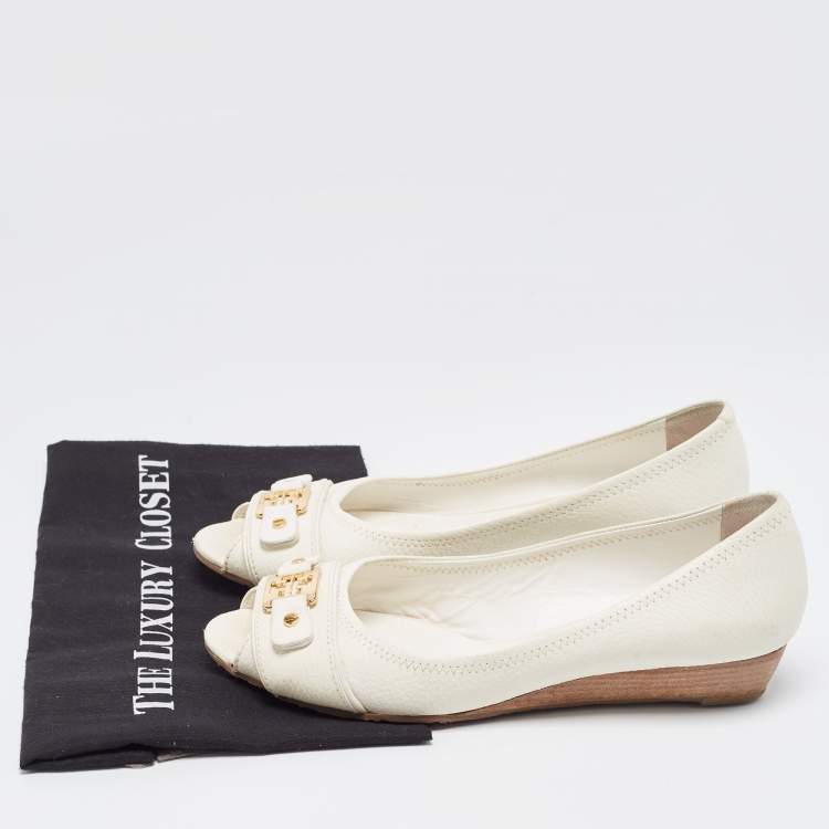 Pre Owned Tory Burch White Leather Logo Detail Peep Toe Wedge Pumps Size 40