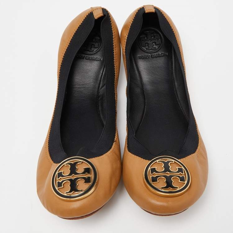 Pre Owned Tory Burch Beige/Black Leather Caroline Scrunch Ballet Flats Size 39.5