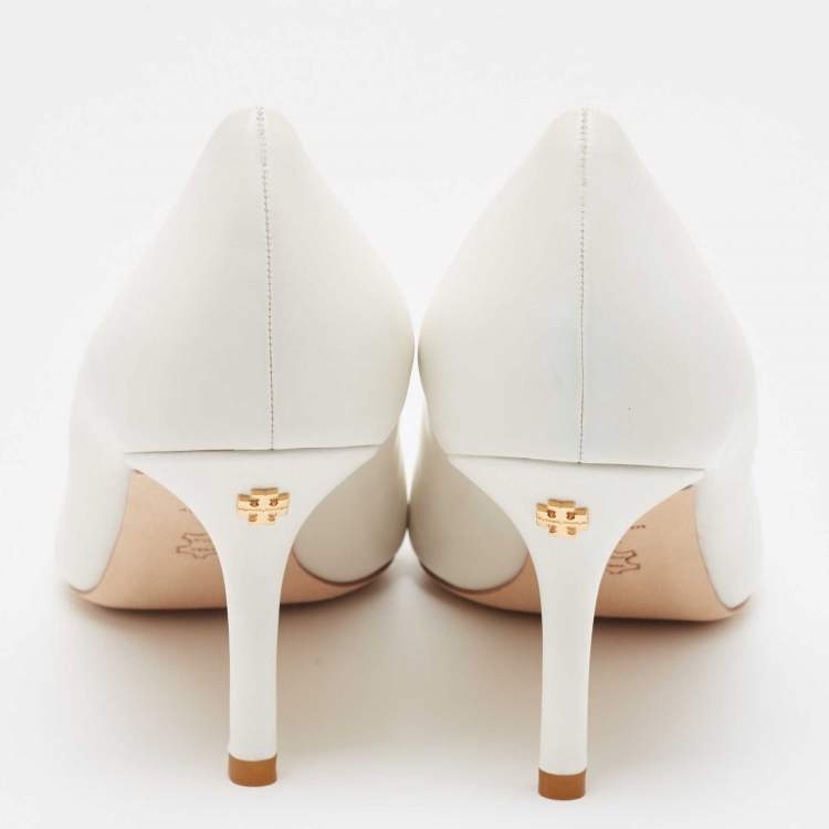 مملوكة مسبقًا Tory Burch White Patent and Leather Penelope Pumps Size 40