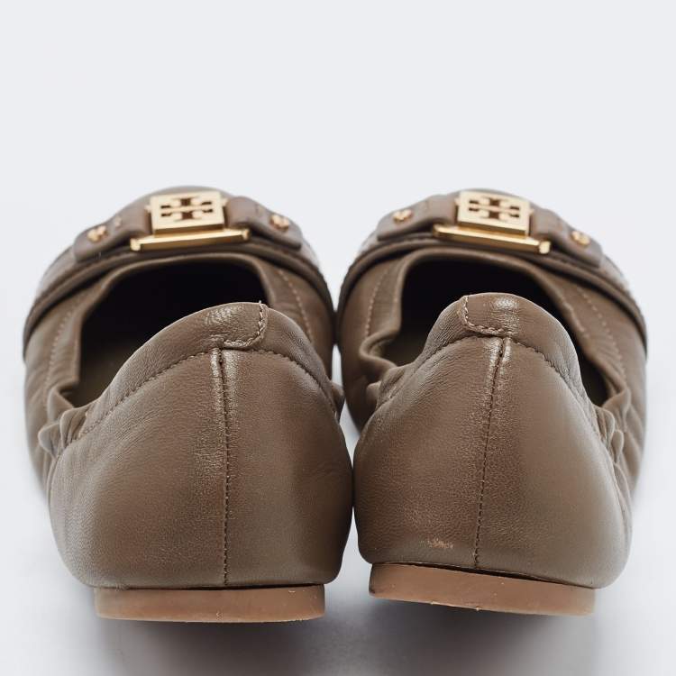 مملوكة مسبقًا Tory Burch Brown Leather Ambrose Scrunch Ballet Flats Size 40