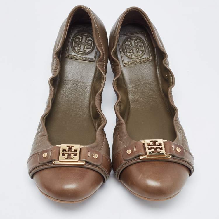 مملوكة مسبقًا Tory Burch Brown Leather Ambrose Scrunch Ballet Flats Size 40