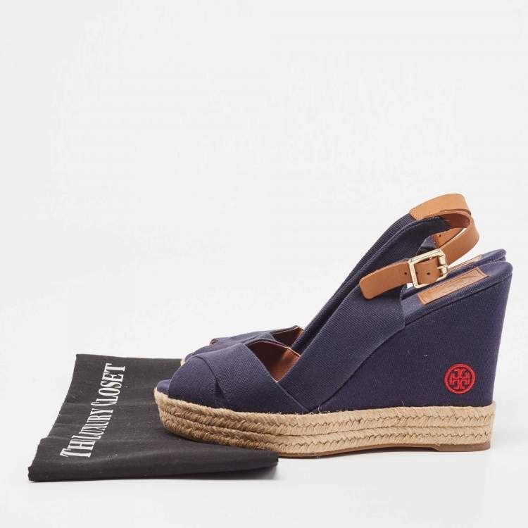 مملوكة مسبقًا Tory Burch Navy Blue Denim Espadrille Wedge Sandals Size 38.5