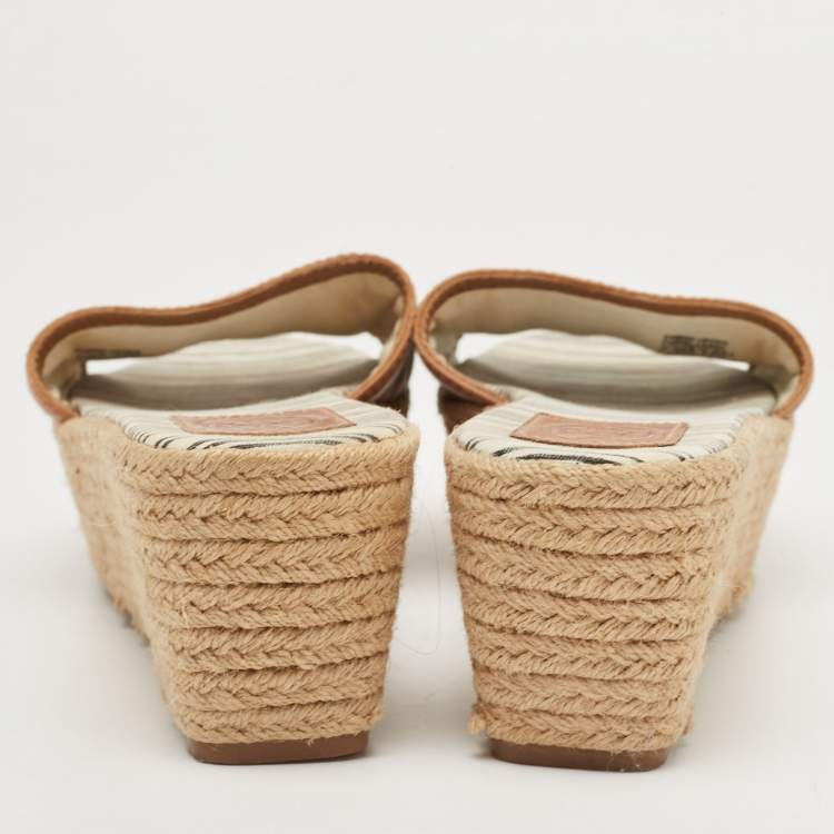 مملوكة مسبقًا Tory Burch White/Brown Canvas and Leather Espadrille Platform Wedge Slide Sandals Size 37.5