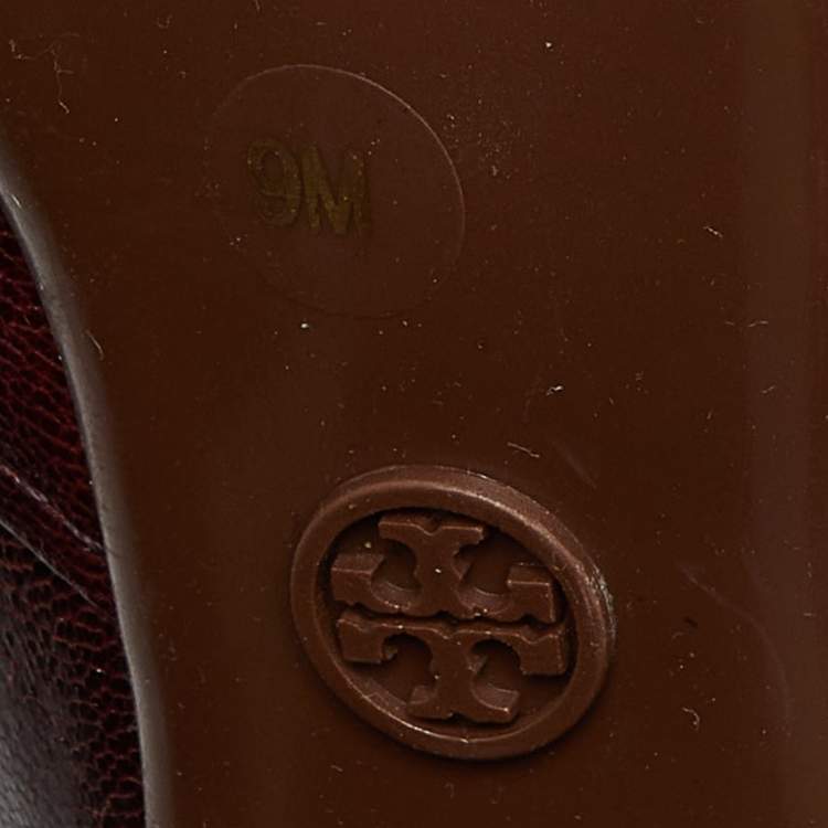 Pre Owned Tory Burch Burgundy Leather Chain Detail Block Heel Pumps Size 39.5