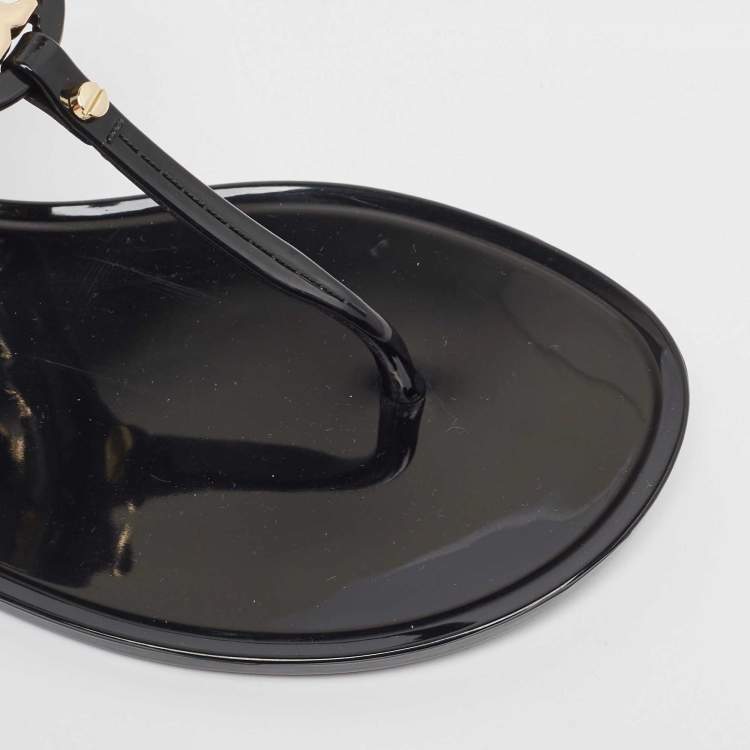 مملوكة مسبقًا Tory Burch Black Rubber Mini Miller Thong Flats Size 37.5