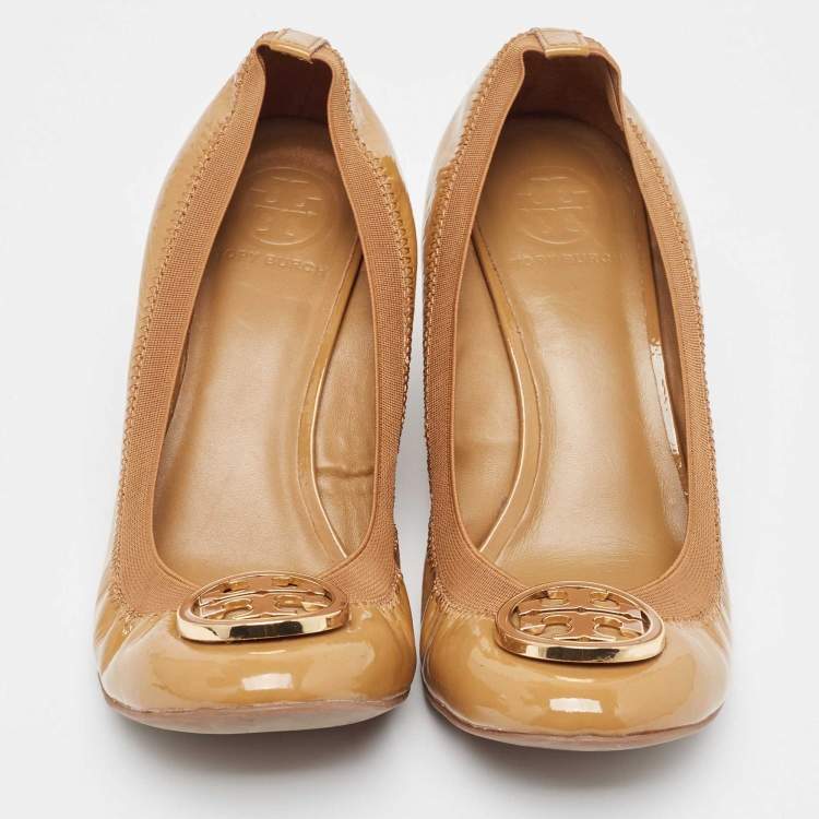 Pre Owned Tory Burch Beige Patent Leather Caroline  Wedge Pumps Size 39