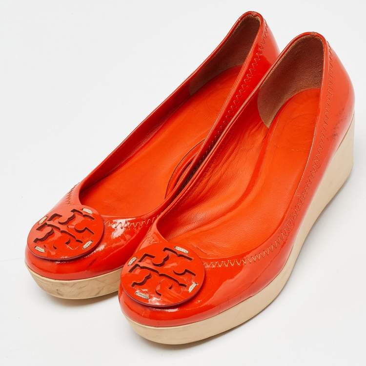 Pre Owned Tory Burch Orange Patent Leather Wedge Platform Pumps Size 36