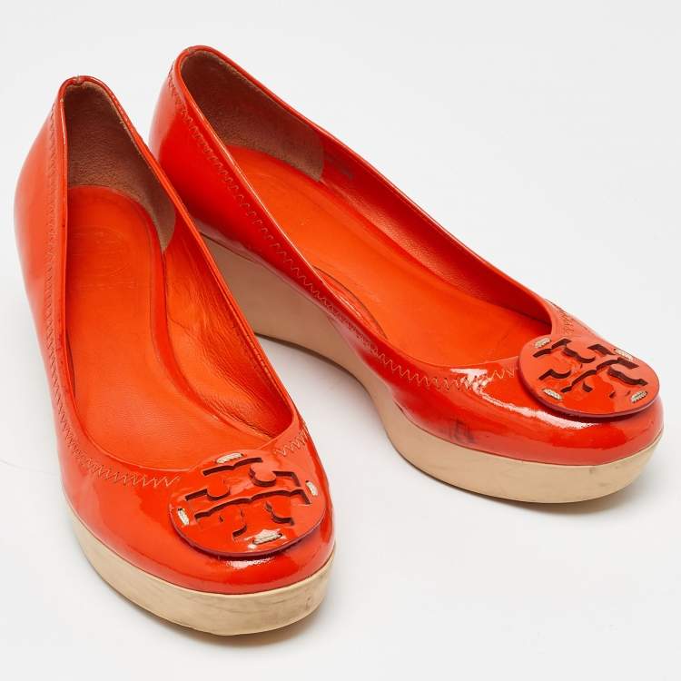 Pre Owned Tory Burch Orange Patent Leather Wedge Platform Pumps Size 36