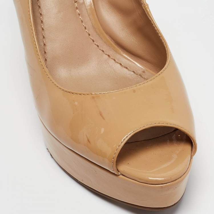 Pre Owned Tory Burch Beige Patent Leather Slingback Wedge Sandals Size 38.5