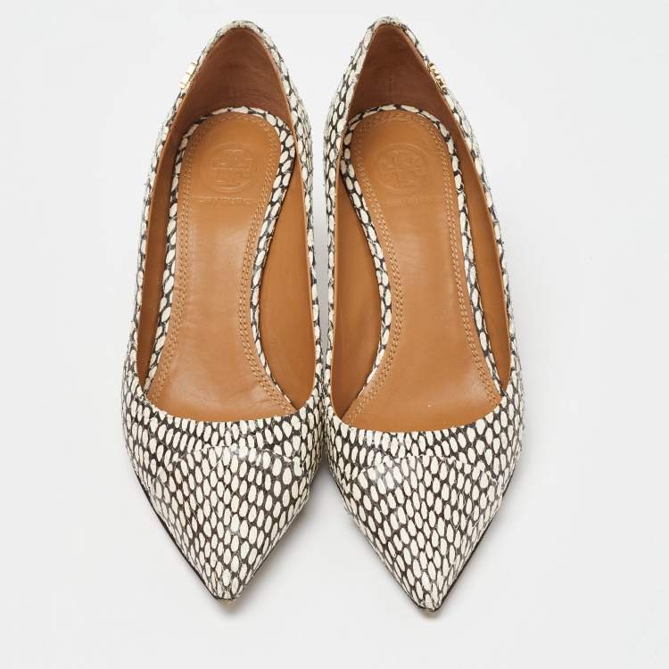 Pre Owned Tory Burch White/Black Snakeskin Embossed Leather Penelope Pumps Size 35.5