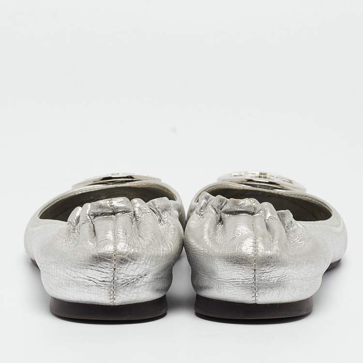 Pre Owned Tory Burch Silver Leather Reva Scrunch Ballet Flats Size 37