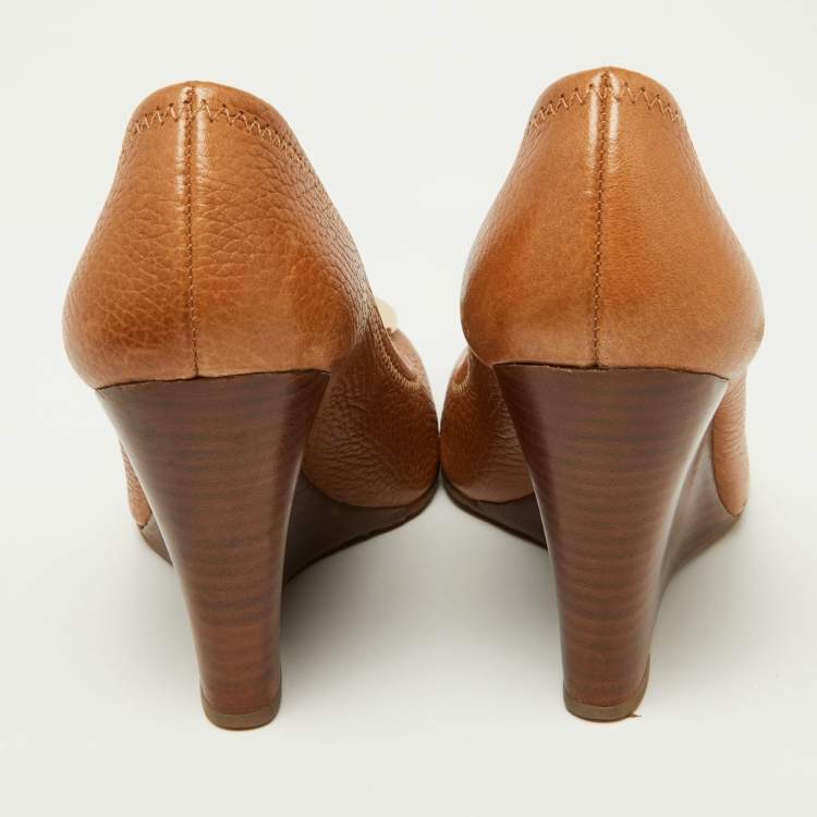 مملوكة مسبقًا Tory Burch Tan Leather Sally Wedge Pumps Size 36