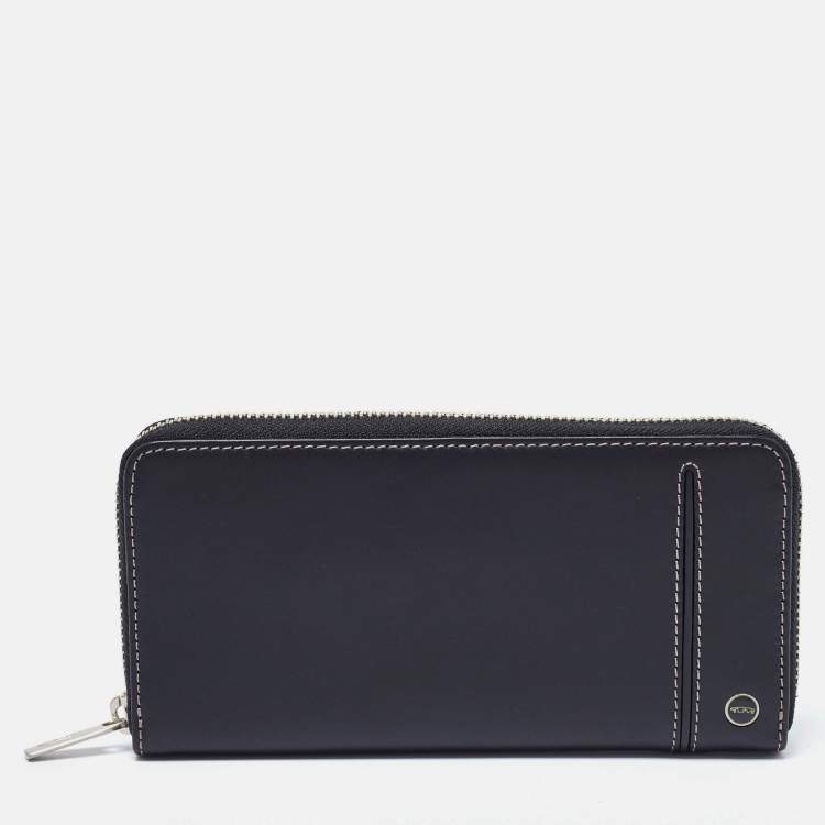 Pre Owned Tumi Black Leather Zip Around Wallet
