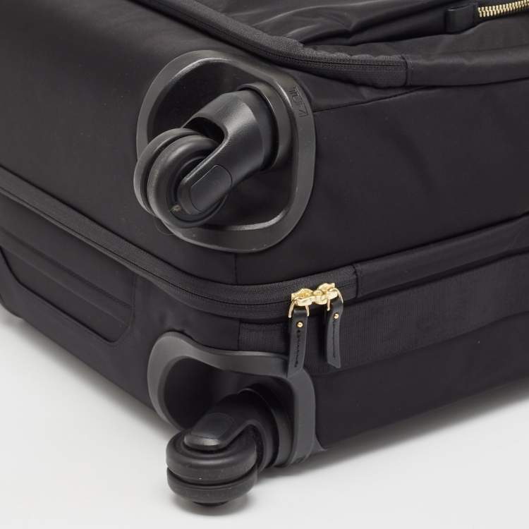 مملوكة مسبقًا TUMI Black Nylon Super Leger International Carry On Luggage