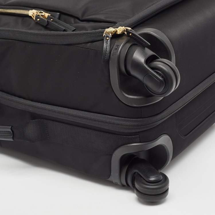 مملوكة مسبقًا TUMI Black Nylon Super Leger International Carry On Luggage