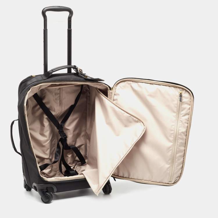 مملوكة مسبقًا TUMI Black Nylon Super Leger International Carry On Luggage