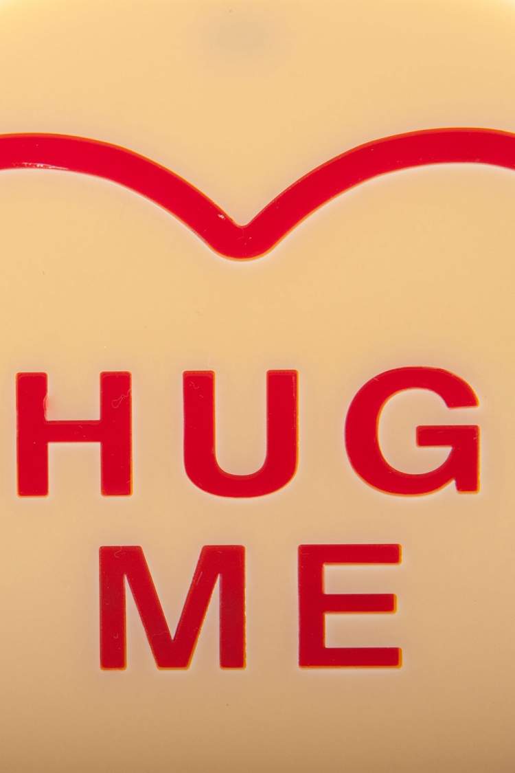 مملوكة مسبقًا Charlotte Olympia Light Yellow/Red Perspex Hug Me Clutch