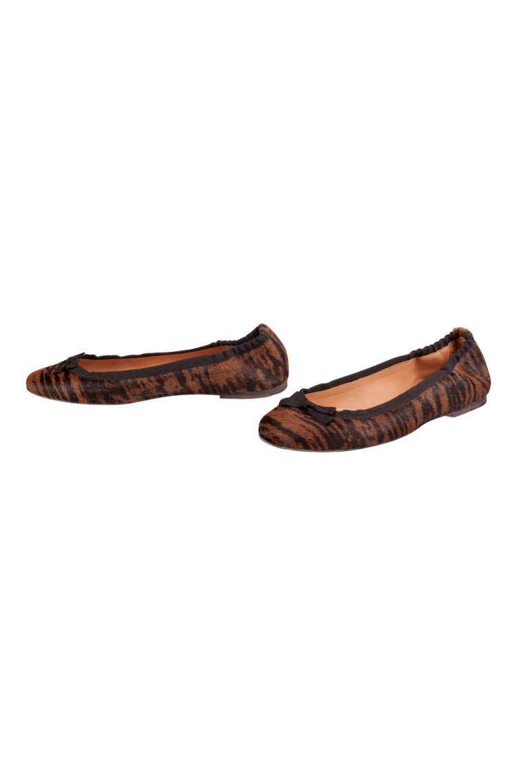 Pre Owned Isabel Marant Tow Tone Calf Hair Leather Bow Ballet Flats Size 40