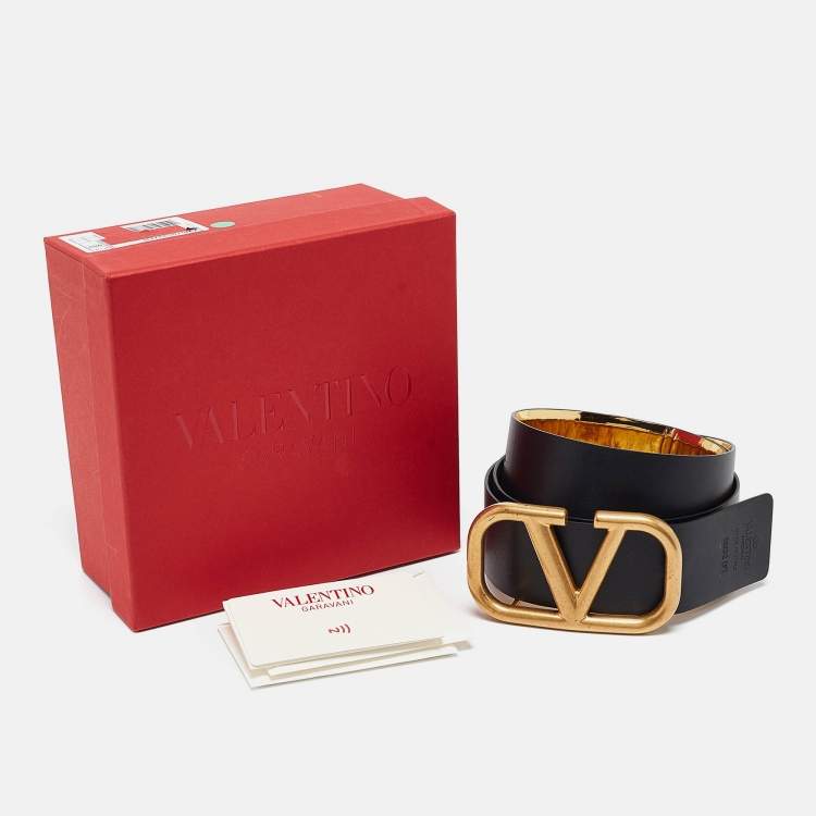 مملوكة مسبقًا Valentino Gold/Black Patent and Leather VLogo Reversible Belt 80CM
