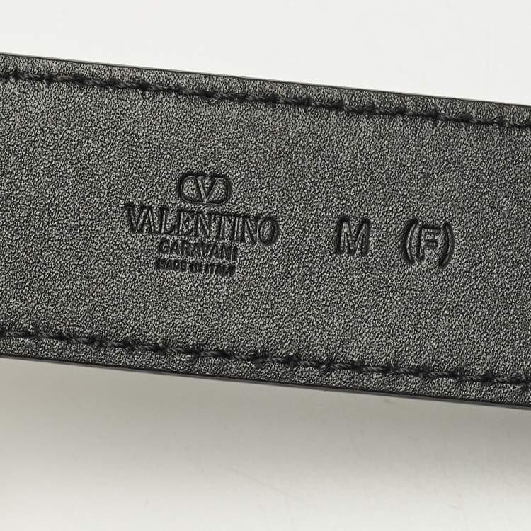 Pre Owned حزام فالنتينو جلد أسود بإبزيم شعار V حجم M