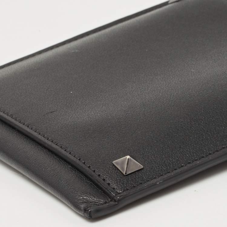 Pre Owned Valentino Black Leather Rockstud Phone Crossbody Bag