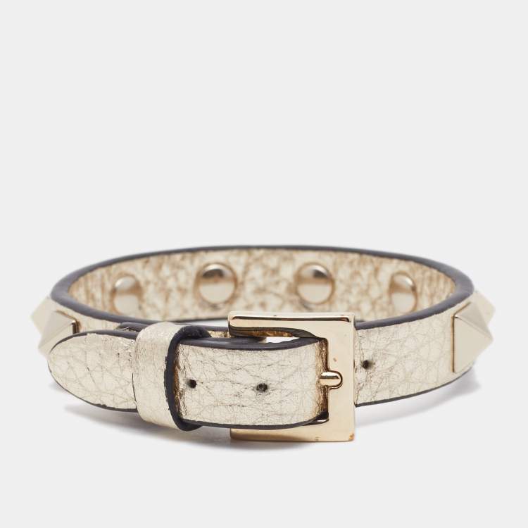 مملوكة مسبقًا Valentino Rockstud Gold Metallic Leather Bracelet