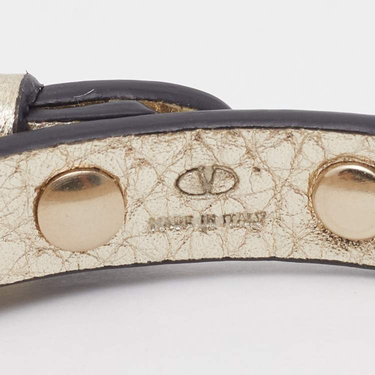 مملوكة مسبقًا Valentino Rockstud Gold Metallic Leather Bracelet