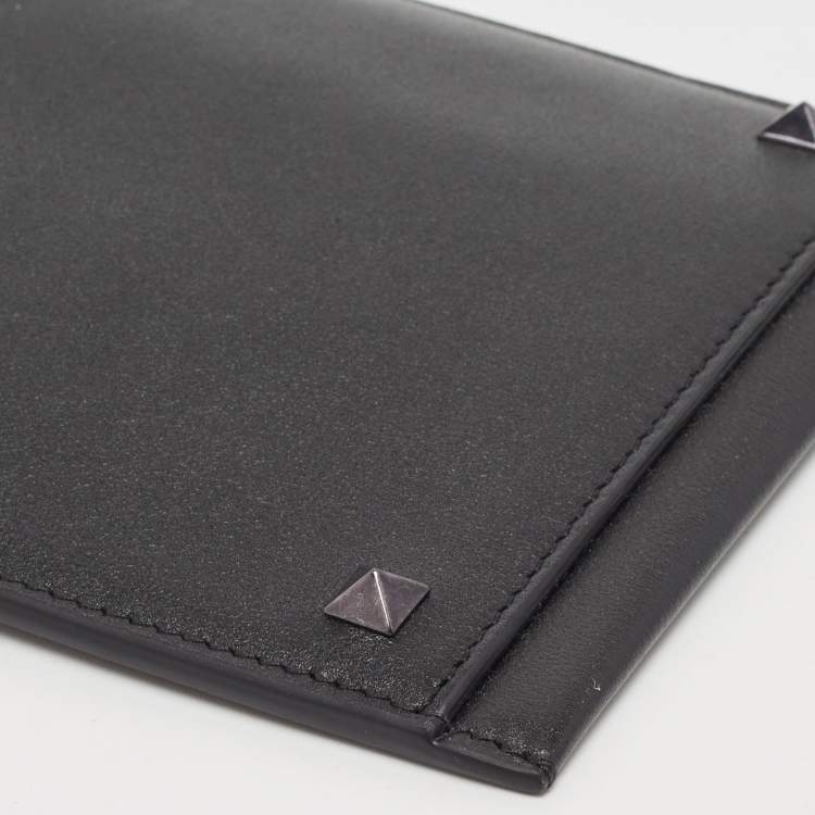 Pre Owned Valentino Black Leather Rockstud Phone Crossbody Bag