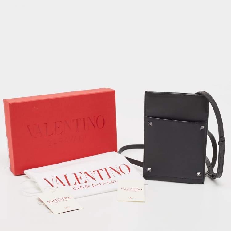 Pre Owned Valentino Black Leather Rockstud Phone Crossbody Bag
