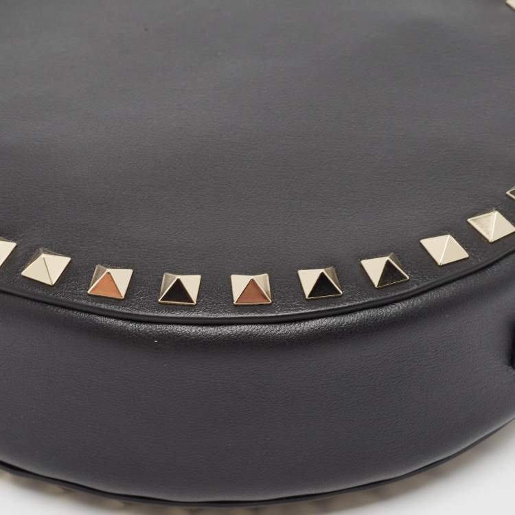 Pre Owned Valentino Black Leather Rockstud Round Crossbody Bag