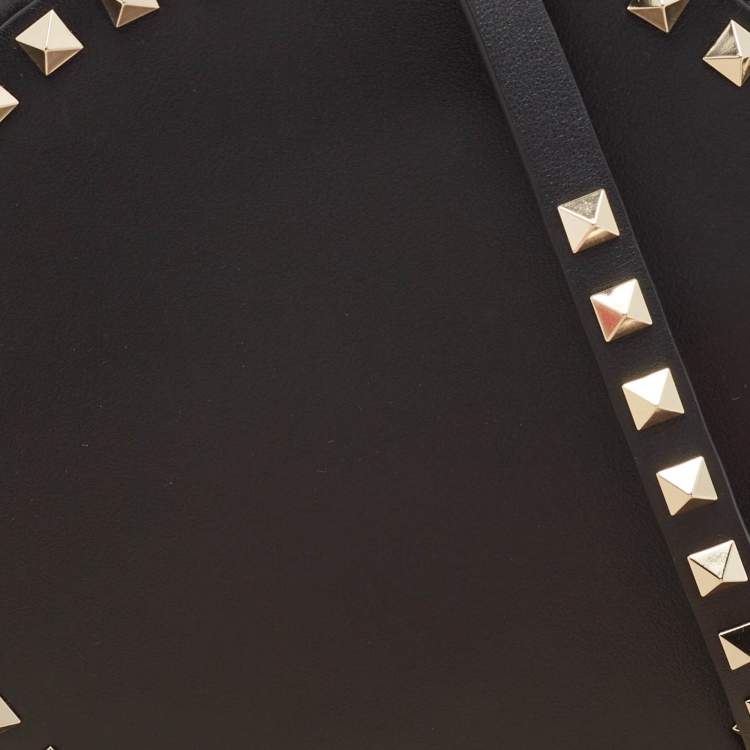 Pre Owned Valentino Black Leather Rockstud Round Crossbody Bag