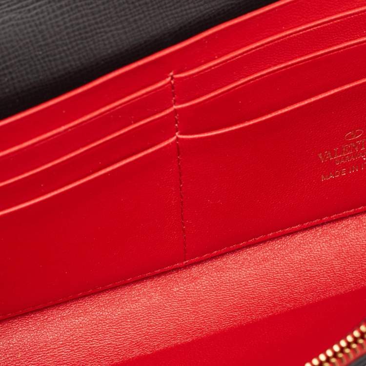 مملوكة مسبقًا Valentino Black Leather Rockstud Alcove Wallet On Chain
