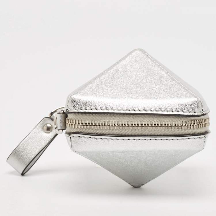 مملوكة مسبقًا Valentino Silver Leather Zip Coin Purse