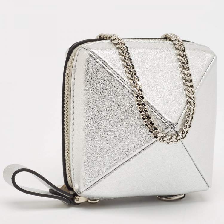 مملوكة مسبقًا Valentino Silver Leather Zip Coin Purse