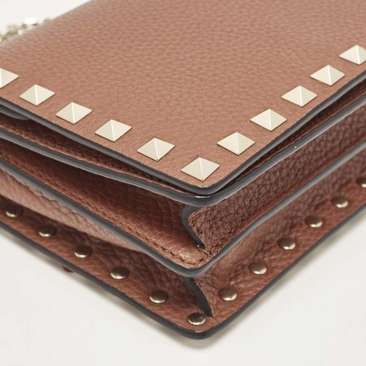 Pre Owned Valentino Brown Leather Rockstud Wallet On Chain